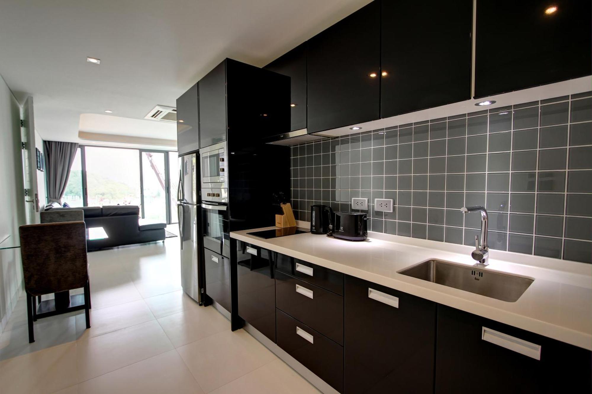 Lets Phuket Twin Sands Resort & Spa Patong Exterior foto